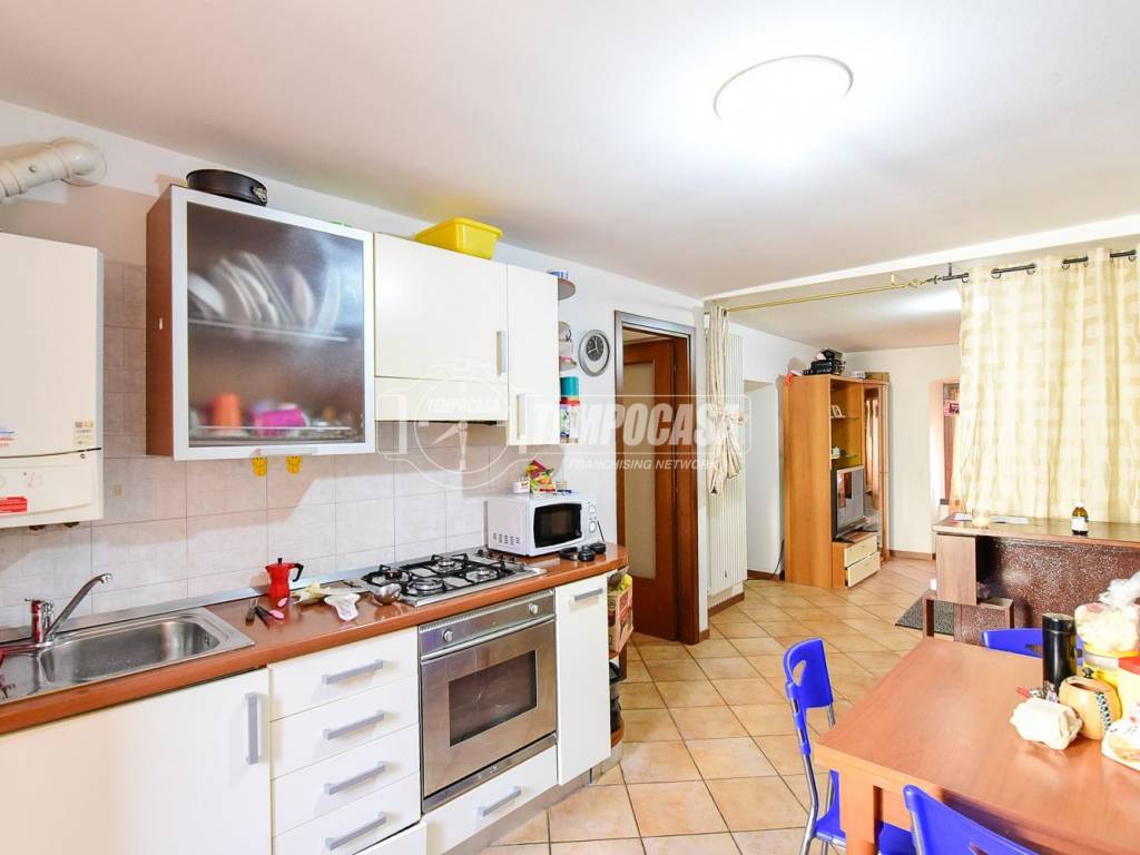 Appartamento a Valbrona in Via Risorgimento - Foto 4