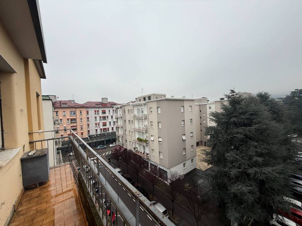 Appartamento a Brescia in Via Pasubio - Foto 4