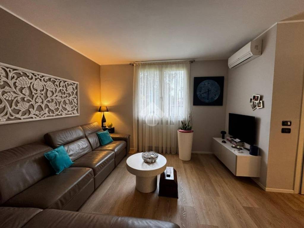 Villa a Brescia in Traversa Ottava Villaggio Badia - Foto 5