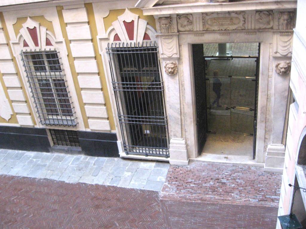 Appartamento a Genova in Piazza Inferiore di Pellicceria, 1 - Foto 2