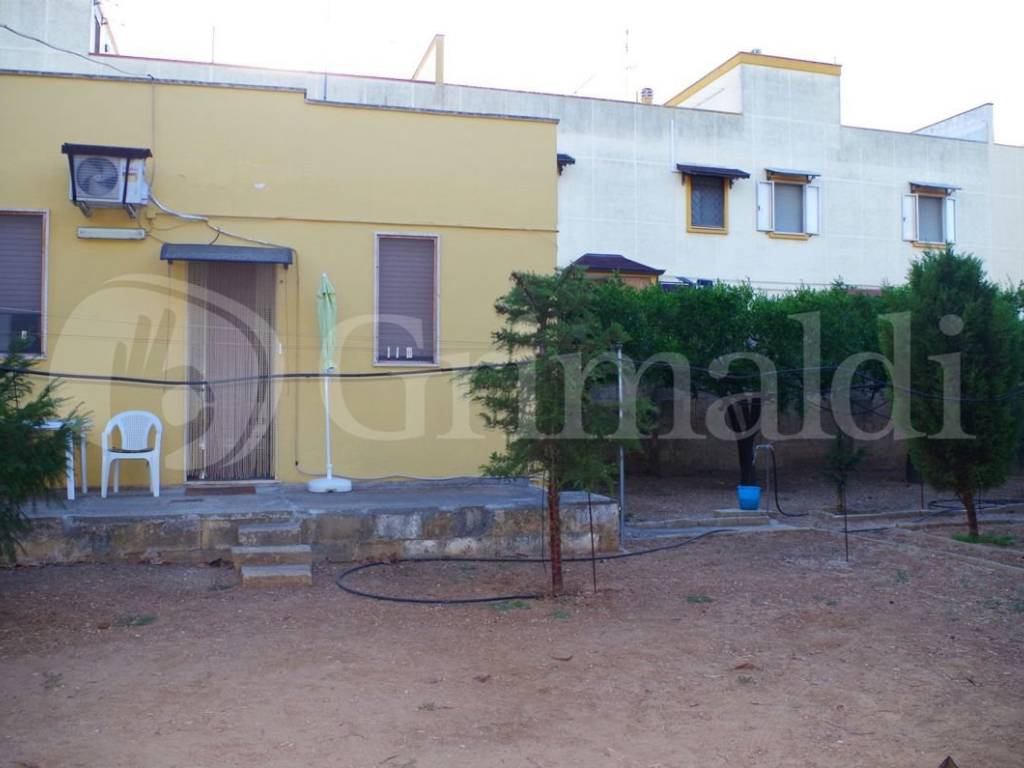 Casa indipendente a Alezio in Via Gallipoli, 46 - Foto 2