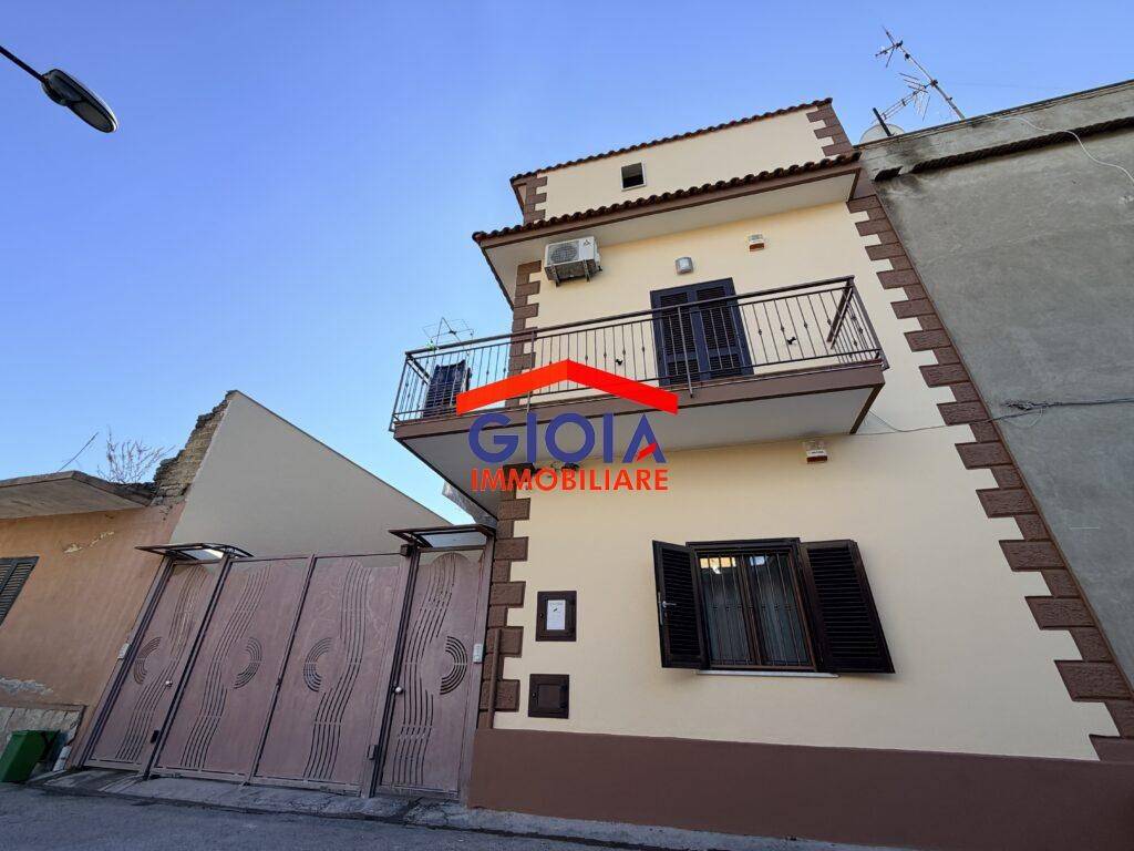 Appartamento a Mondragone in Via Messina, 7 - Foto 2