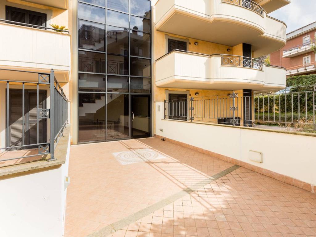 Appartamento a Marino in Via Vecchia di Grottaferrata, 16 - Foto 2