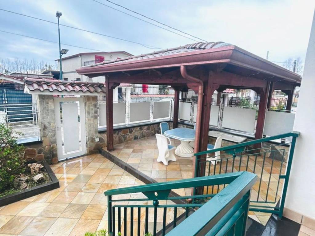 Villa a Castel volturno in Viale Michelangelo Buonarroti - Foto 2