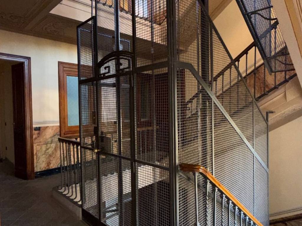 Appartamento a Biella in Piazza Martiri della Libertà, 6 - Foto 2