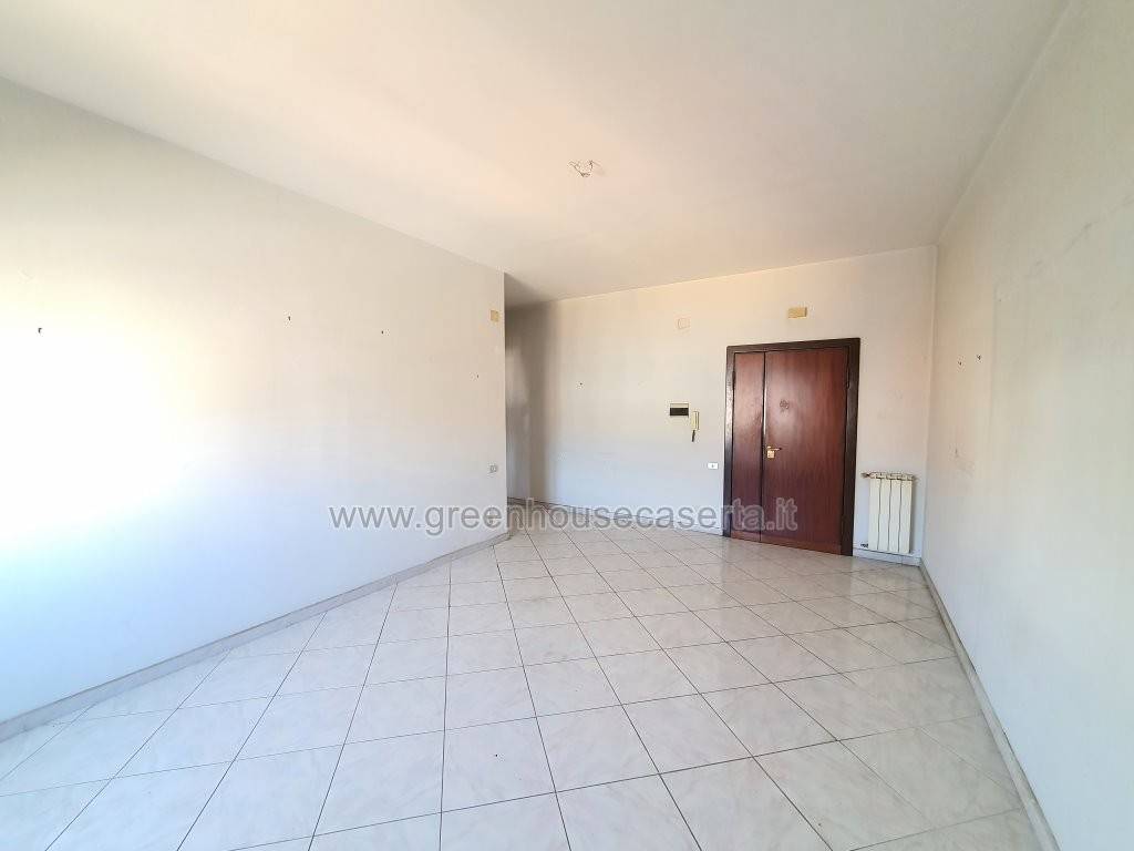 Appartamento a Caserta in Via Vescovo Michele Natale, 29 - Foto 2