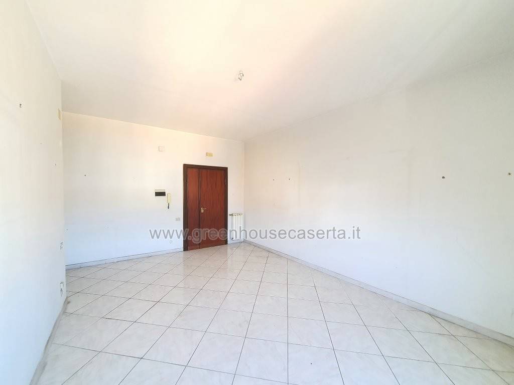 Appartamento a Caserta in Via Vescovo Michele Natale, 29 - Foto 3