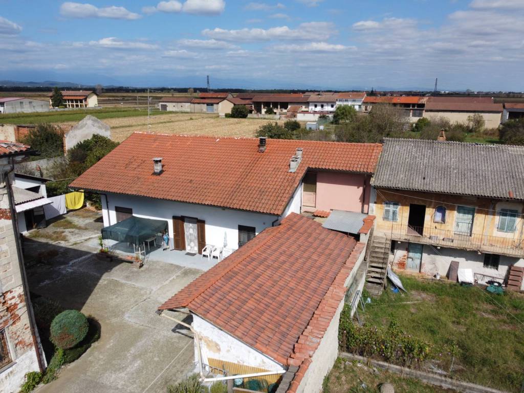 Villa a Tronzano vercellese in Via Emanuele Filiberto, 36 - Foto 2