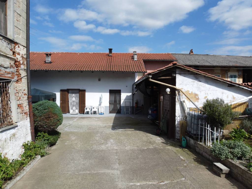 Villa a Tronzano vercellese in Via Emanuele Filiberto, 36 - Foto 3