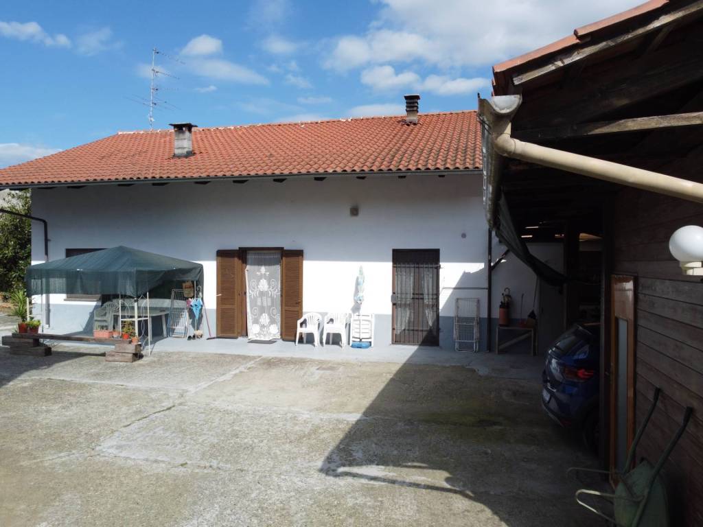 Villa a Tronzano vercellese in Via Emanuele Filiberto, 36 - Foto 4