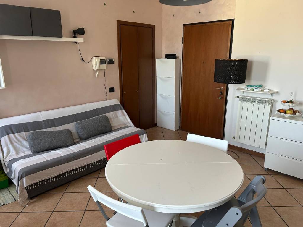 Appartamento a Cardano al campo in Via Carreggia - Foto 3