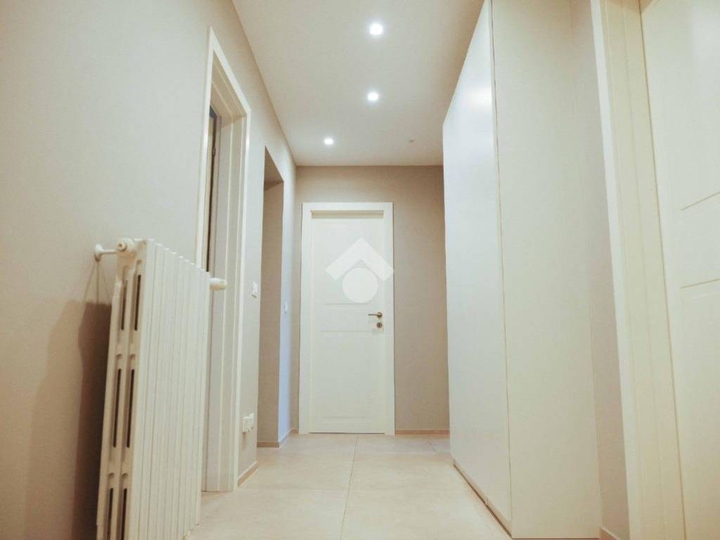 Appartamento a Bologna in VIA GIUSEPPE CRESPI, 41 - Foto 2