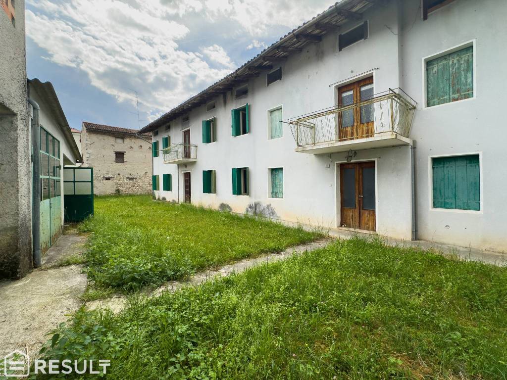 Villa a Montereale valcellina in Via Nazario Sauro, 10 - Foto 2