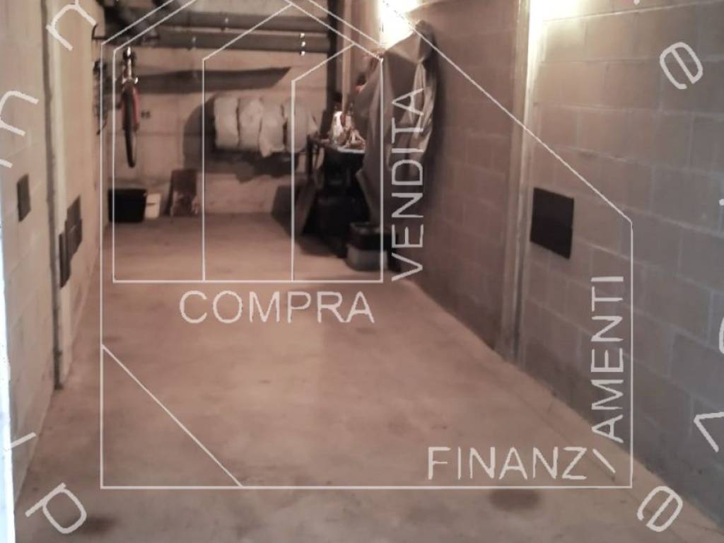Box / garage a Jerago con orago in Via 4 Novembre - Foto 4