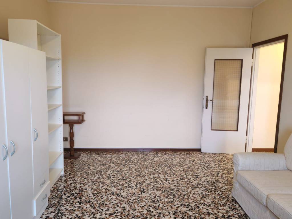 Appartamento a Lecco in Via Pola, 5 - Foto 2