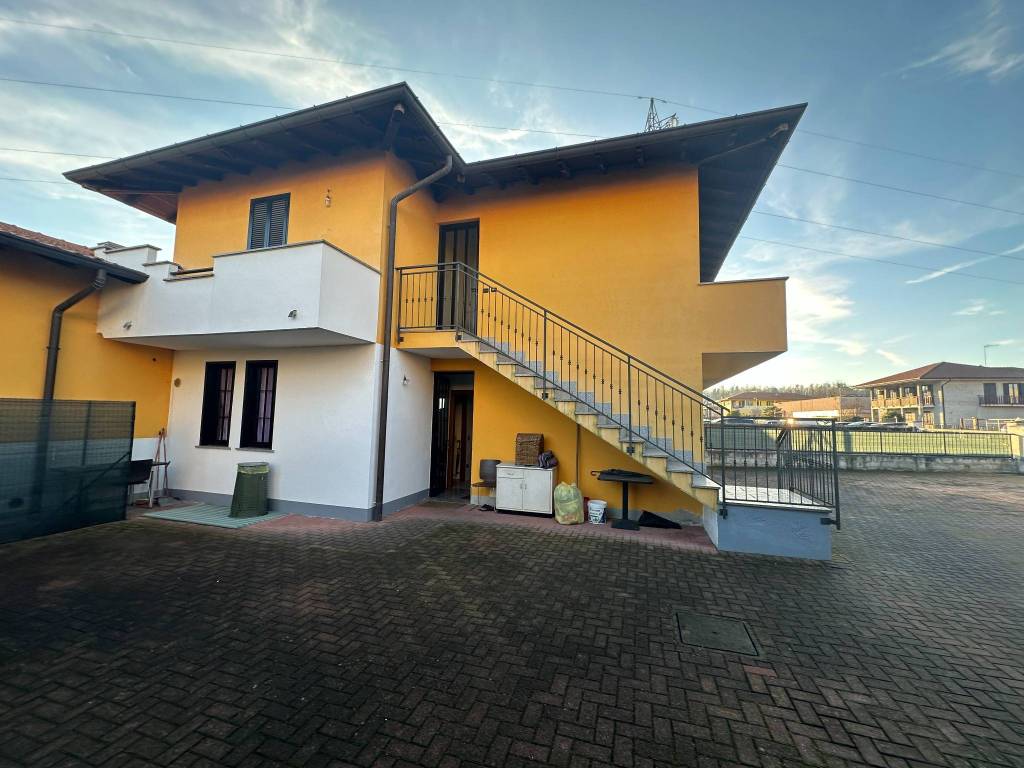 Villa a Borgo ticino in Via 25 Aprile - Foto 2