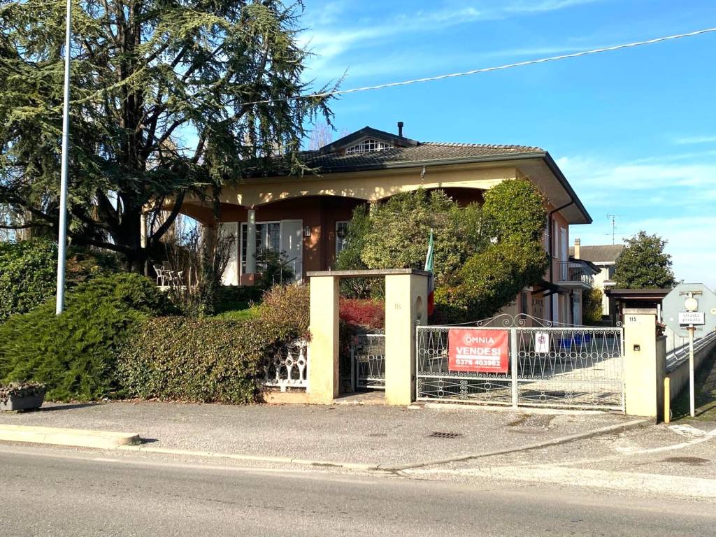 Villa a Marcaria in Strada Montanara Sud, 115 - Foto 2