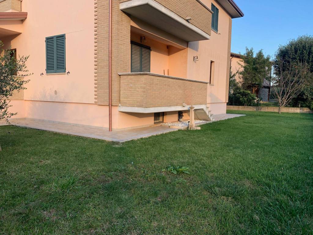 Appartamento a Gualdo cattaneo in Via Montegrappa, 48 - Foto 2