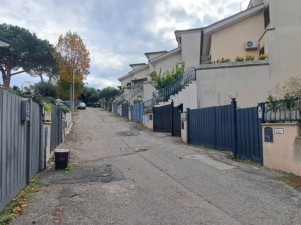 Villetta a schiera a Albano laziale in Via Abetonia - Foto 2