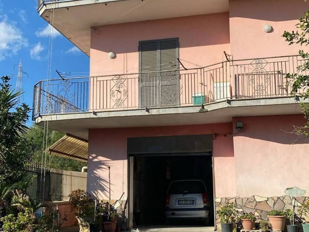 Palazzo / stabile a Quarto in Via Trefole No Number - Foto 3