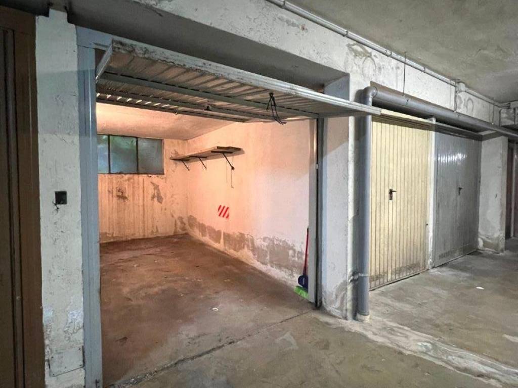 Box / garage a Baveno in Viale Roma, 5 - Foto 2