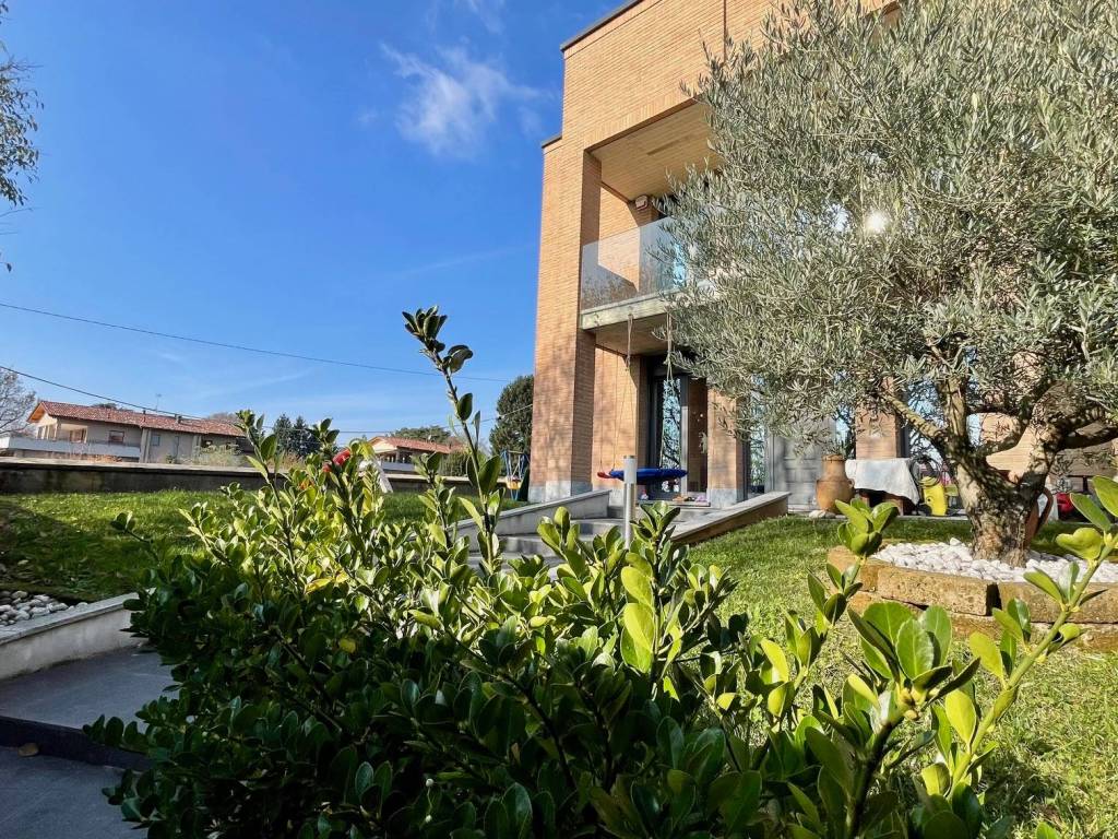 Villa a Cermenate in Via Astronauti - Foto 2