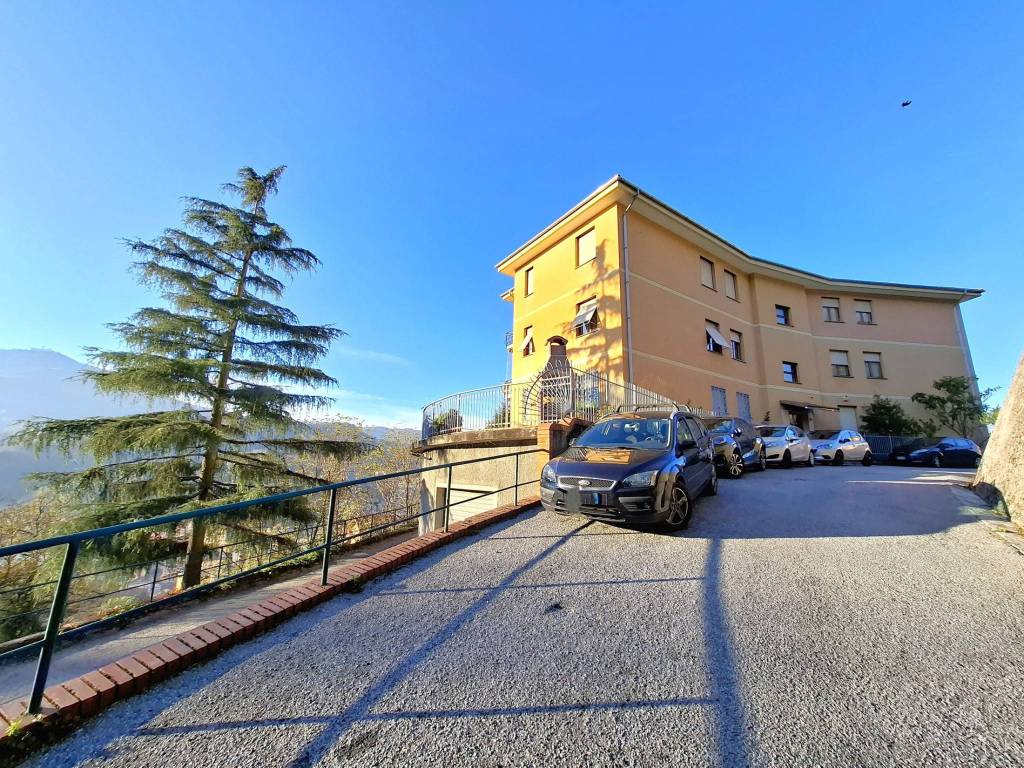Appartamento a Serra riccò in Via Domenico Carli - Foto 3