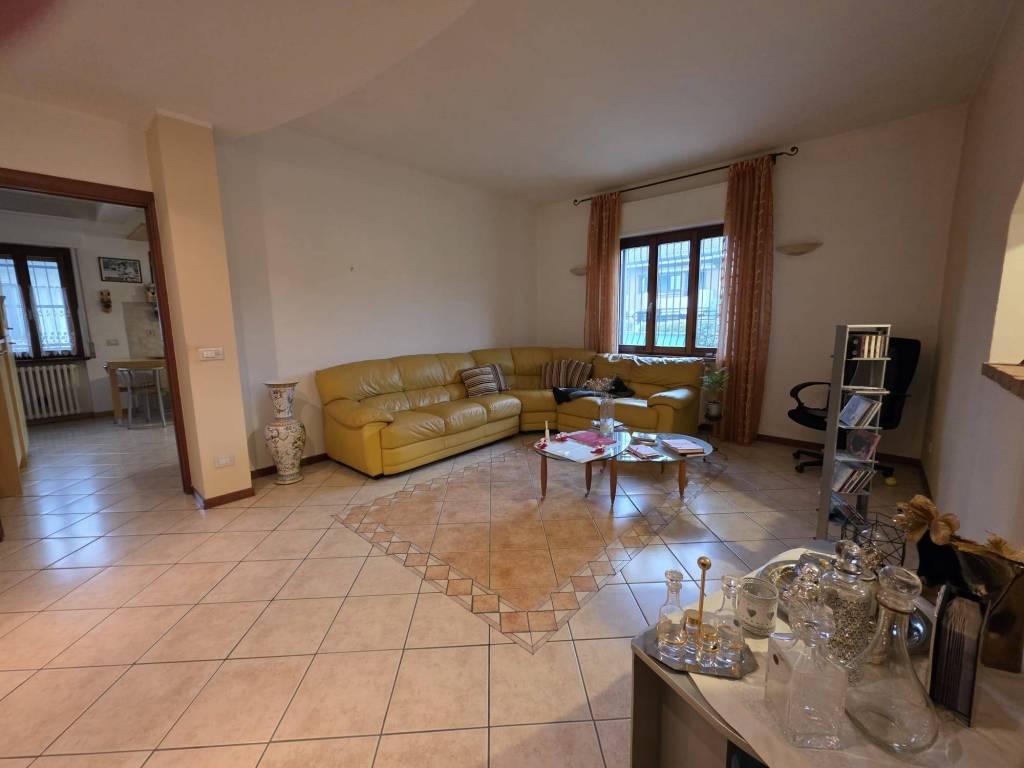 Villa a Saronno in Via Brianza, 47 - Foto 5