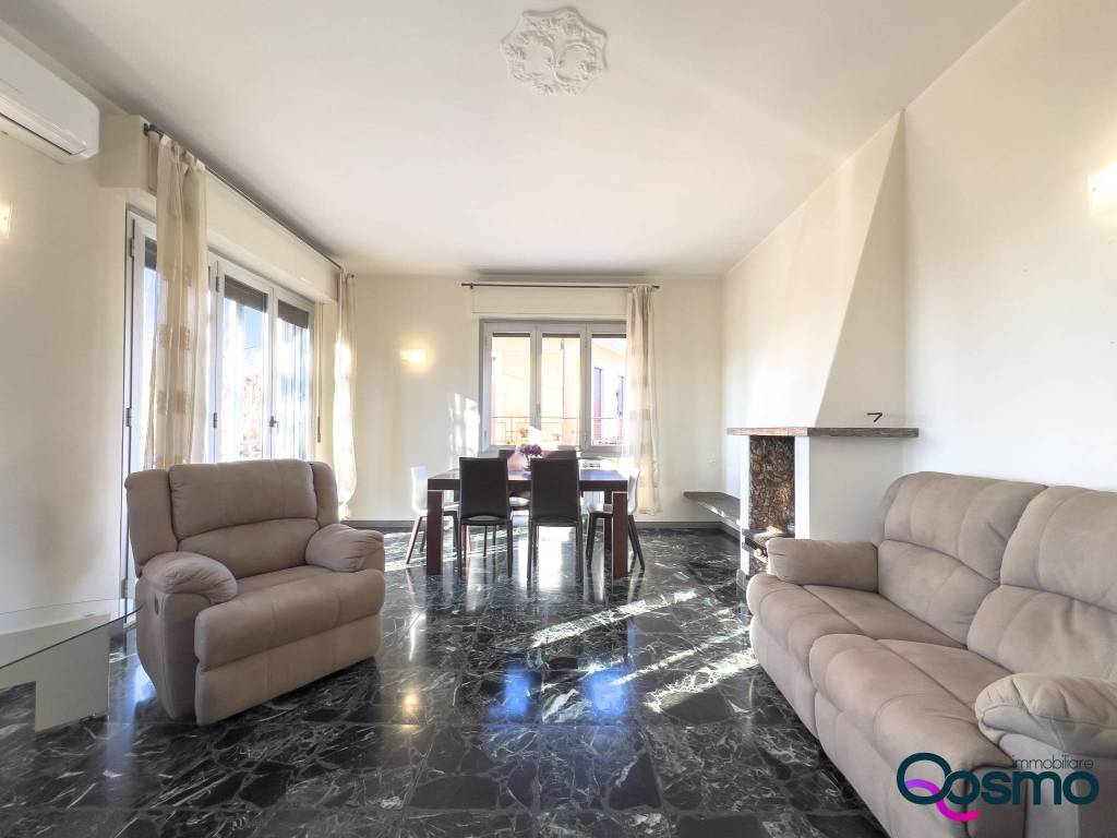 Casa indipendente a Angera in Via Roma, 35 - Foto 3