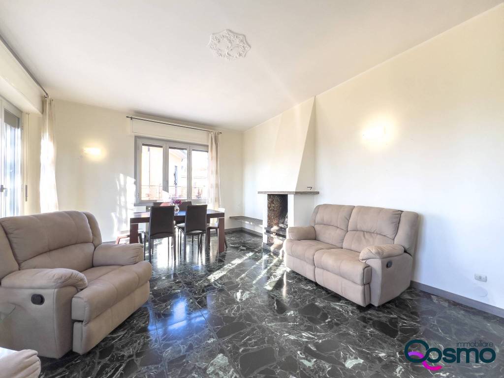 Casa indipendente a Angera in Via Roma, 35 - Foto 4