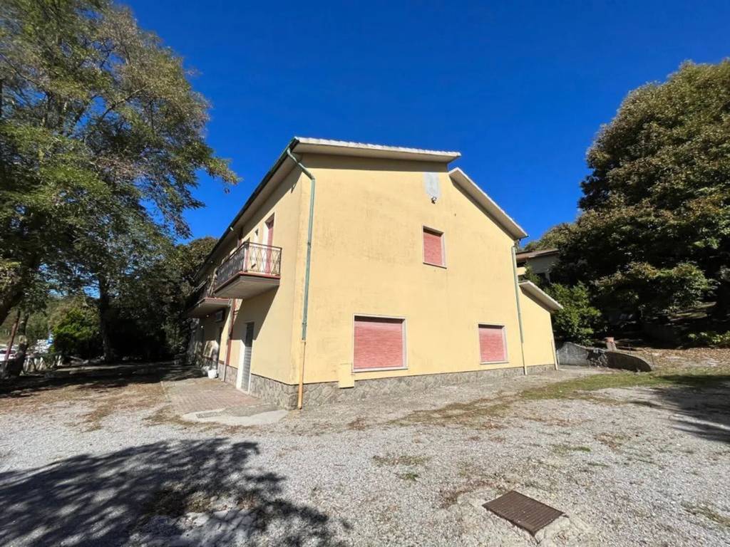 Palazzo / stabile a Arcidosso in Località Aiuole, 29 - Foto 4