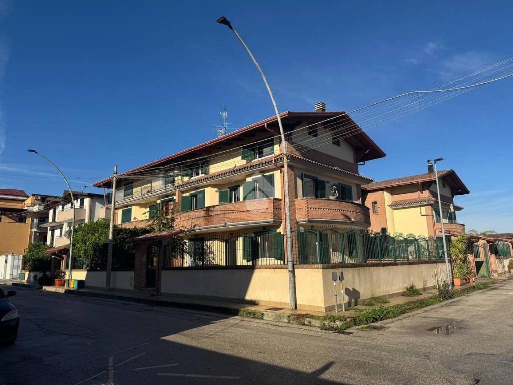 Villa a Aversa in Via dei Glicini, 59 - Foto 3