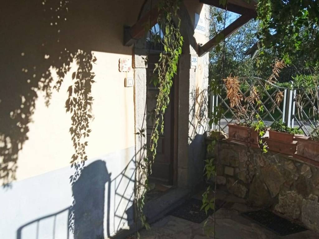 Casa indipendente a Castell'azzara in Via Aldobrandeschi - Foto 2