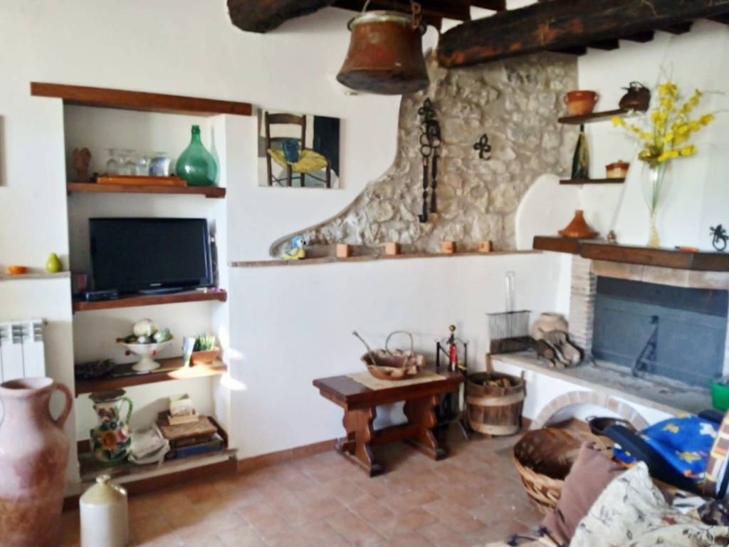 Casa indipendente a Castell'azzara in Via Aldobrandeschi - Foto 5