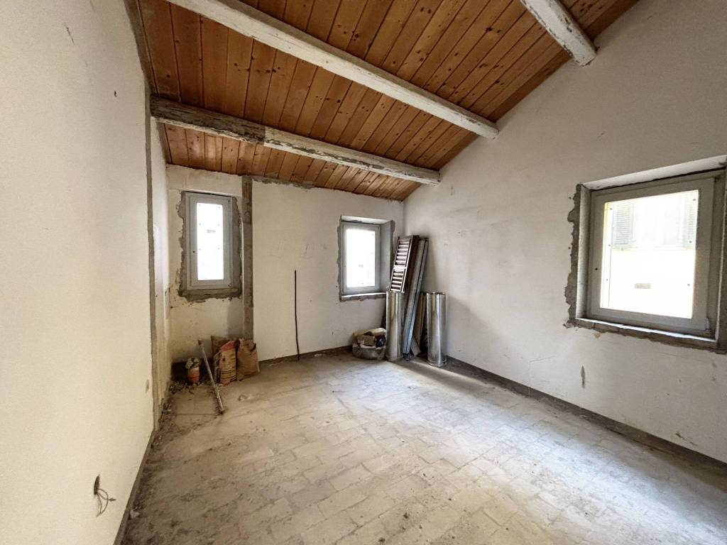 Appartamento a Trecastelli in Piazza Leopardi - Foto 4