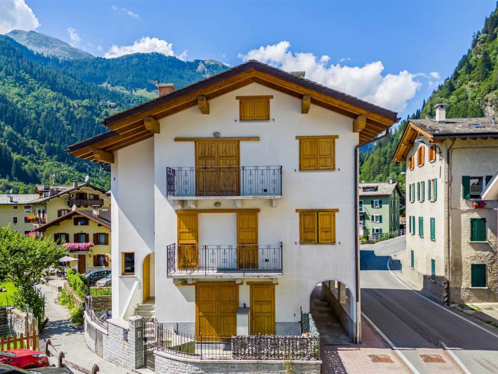 Appartamento a Campodolcino in Via Corti, 77 - Foto 2