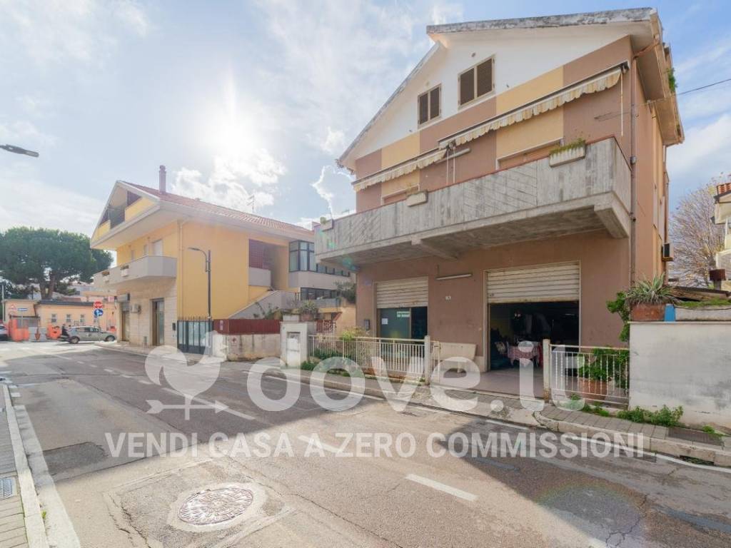Villa a Montesilvano in Via Emilia, 76 - Foto 2
