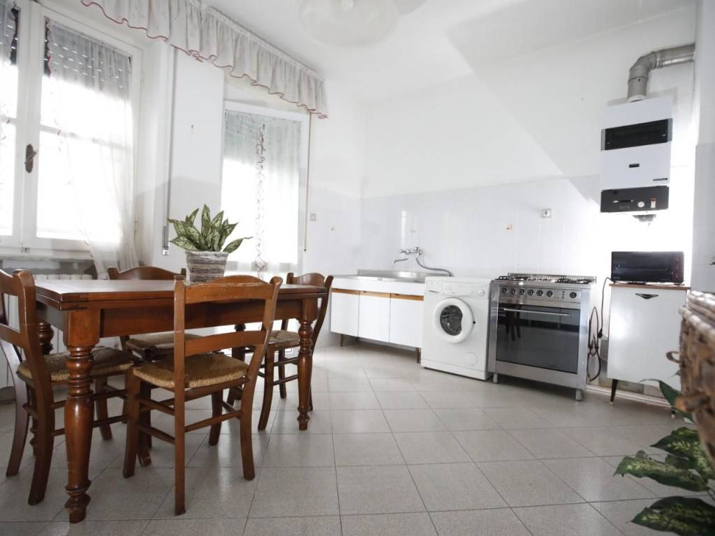 Appartamento a Collesalvetti in Via C. B. Cavour - Foto 3