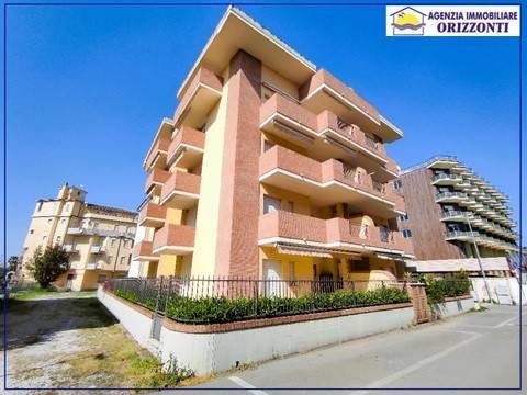 Appartamento a Alba adriatica in Via Gorizia, 3 - Foto 2