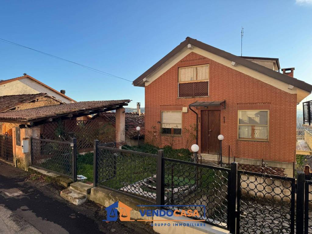 Villa a Vinchio in Via Capitano Laiolo, 16 - Foto 2