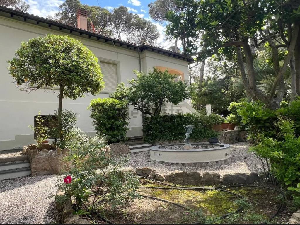 Villa a Livorno in Via degli Oleastri - Foto 2