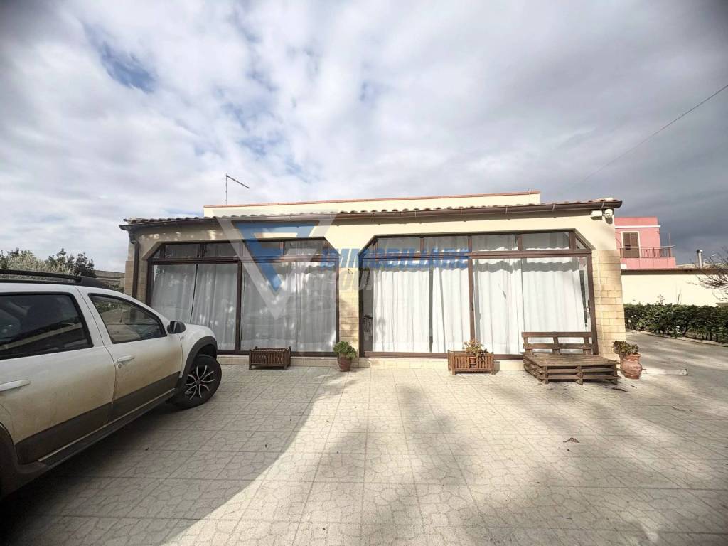 Villa a Siracusa in VIA FILICUDI - Foto 3