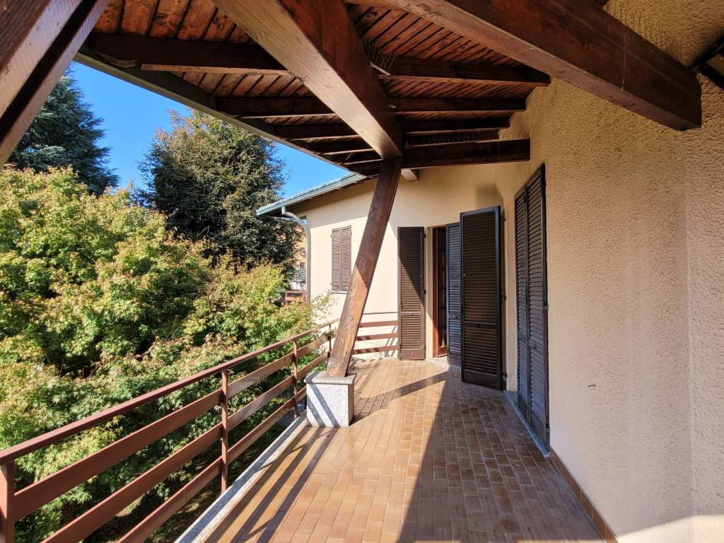 Villa a Lurate caccivio in Via John Fitzgerald Kennedy - Foto 3