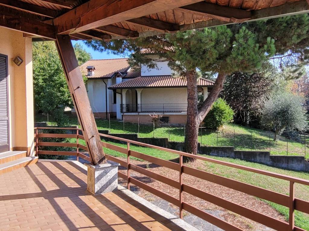 Villa a Lurate caccivio in Via John Fitzgerald Kennedy - Foto 5