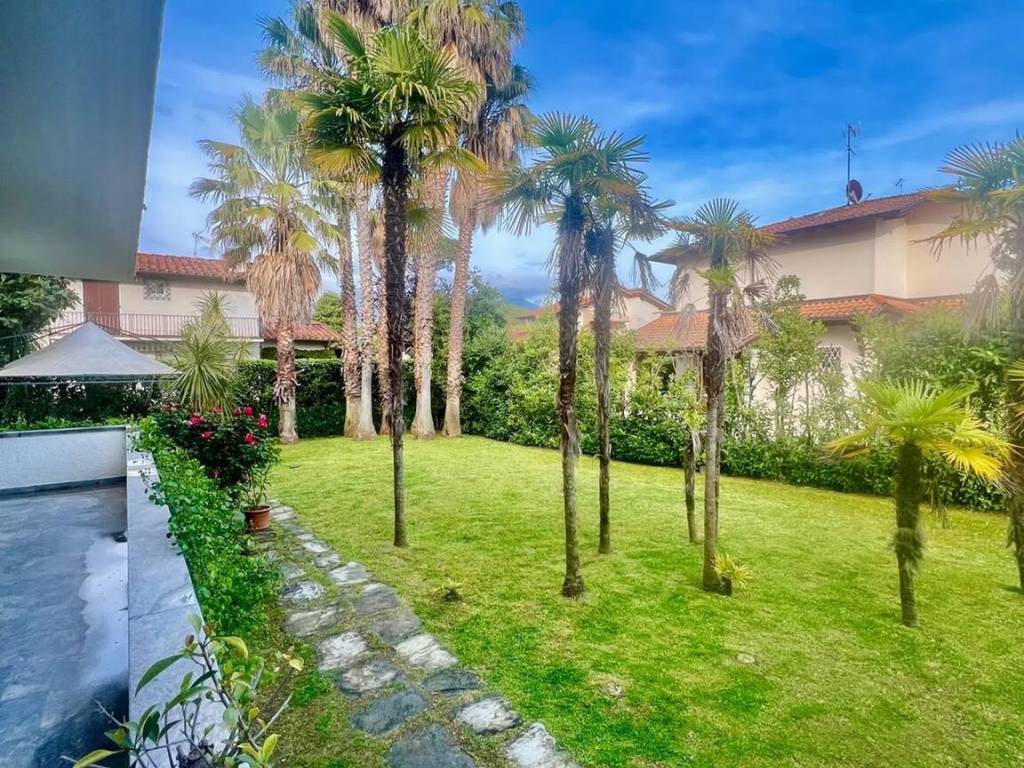 Villa a Forte dei marmi in Via P. Nardini - Foto 5
