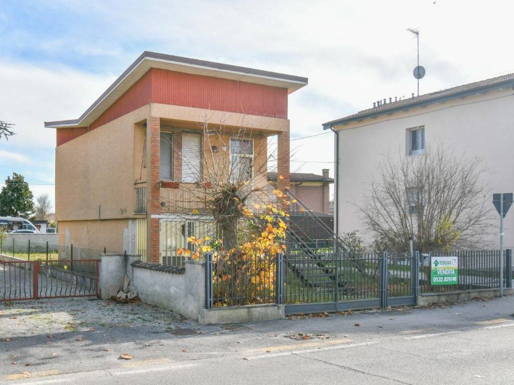 Casa indipendente a Poggio renatico in Via Chiesa Vecchia, 3 - Foto 2