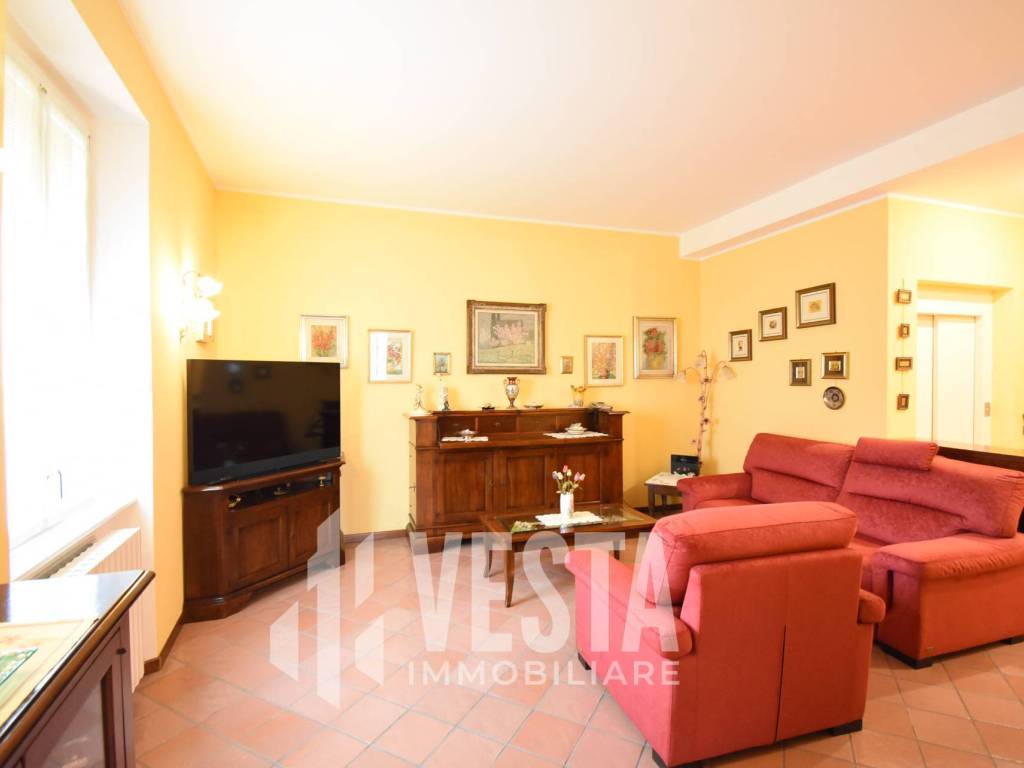 Appartamento a Monticello brianza in Piazza Trento Trieste - Foto 2