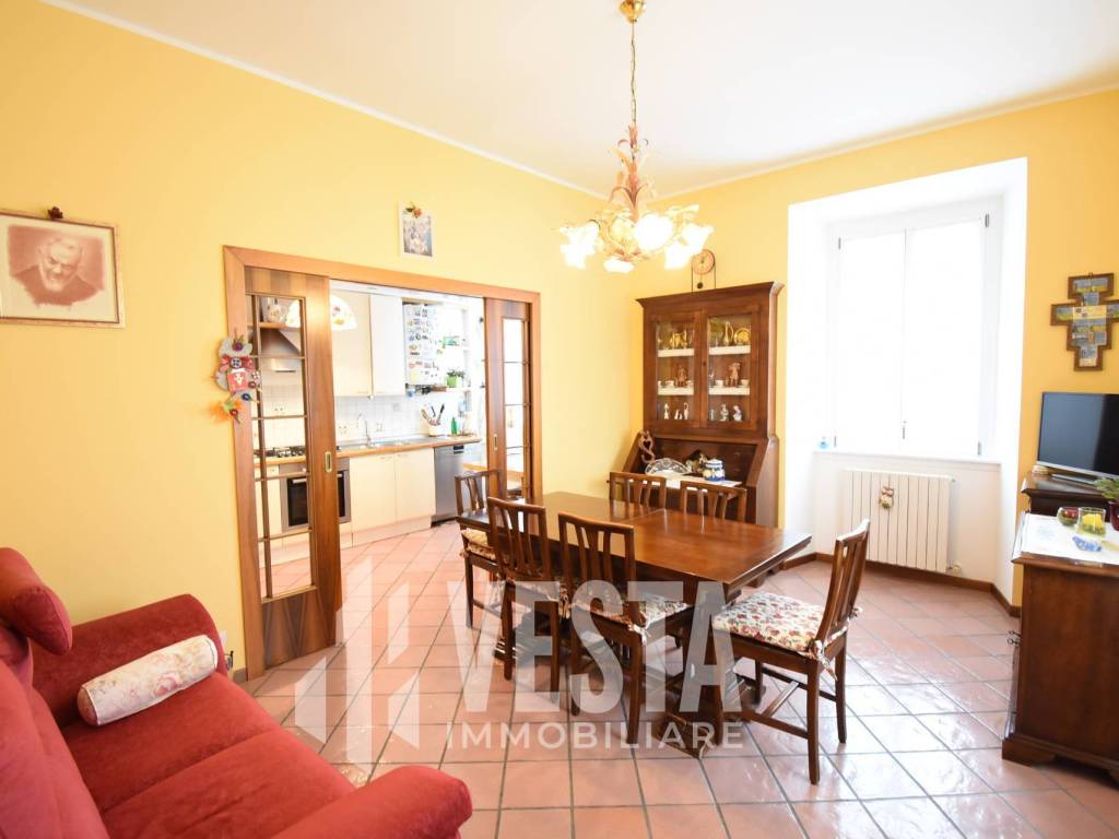 Appartamento a Monticello brianza in Piazza Trento Trieste - Foto 5