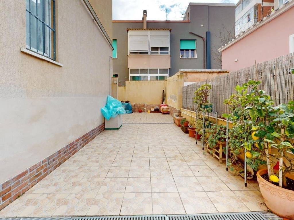 Appartamento a Livorno in Via dell'Alloro, 18 - Foto 3