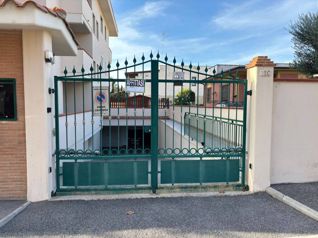 Box / garage a Ladispoli in Via Latina - Foto 2